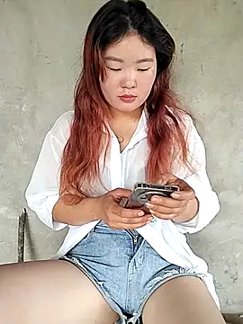 lylylove online show from 05-20-26, 04:53