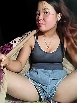 lylylove online show from 06-10-26, 03:02