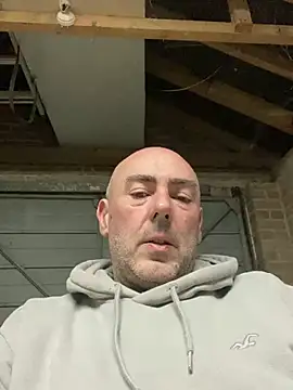 Richmcgee online show from 03-18-26, 08:21