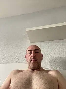 Richmcgee online show from 04-11-26, 08:51