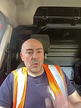 Richmcgee online show from 04-07-26, 01:57