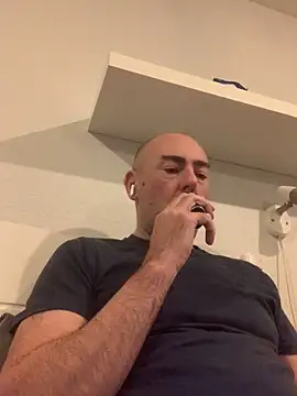 Richmcgee online show from 04-17-26, 07:49