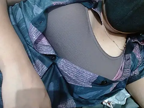 Snapshot of Vaani_Singha chatting on 09-14-25, 05:41 Vaani Singha online show from 09-14-25, 05:41