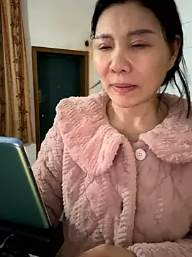 xiiuuff18 online show from 03-23-26, 01:11