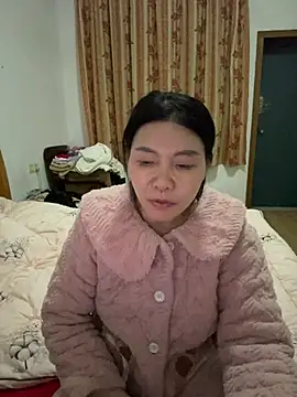 xiiuuff18 online show from 03-06-26, 12:33