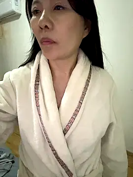 xiiuuff18 online show from 12-21-25, 09:00