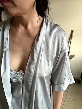 xiiuuff18 online show from 09-13-25, 10:43