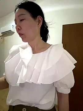 xiiuuff18 online show from 09-30-25, 11:49