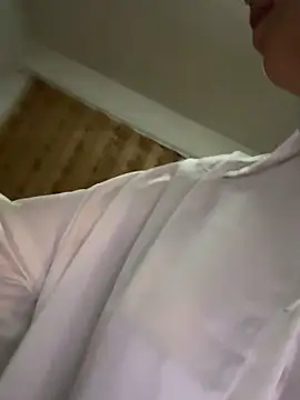 xiiuuff18 online show from 04-27-26, 11:30