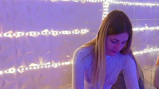 Aishha  online show from 11-13-25, 06:06