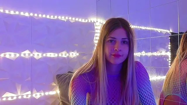 Snapshot of Aishha_ chatting on 10-06-25, 05:08 Aishha online show from 10-06-25, 05:08