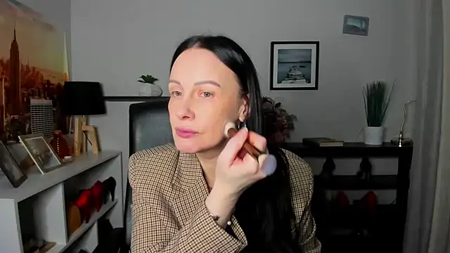 Velvet Jasmine online show from 12-17-25, 06:29