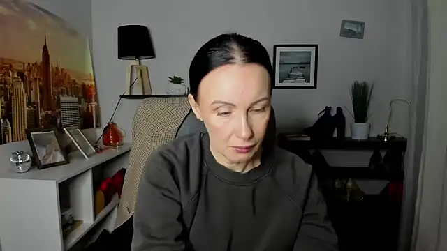 Snapshot of Velvet_Jasmine chatting on 02-17-26, 06:22 Velvet Jasmine online show from 02-17-26, 06:22