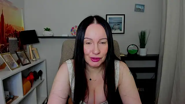 Velvet Jasmine online show from 10-31-25, 06:32