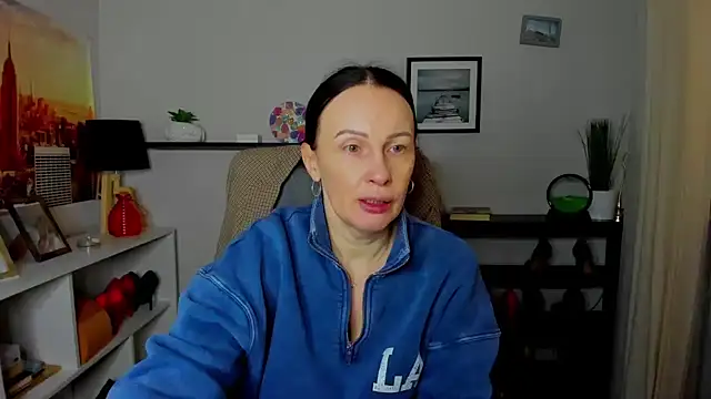 Velvet Jasmine online show from 11-15-25, 07:34