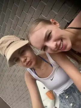 Snapshot of MorteBelle chatting on 06-25-26, 07:02 MorteBelle online show from 06-25-26, 07:02
