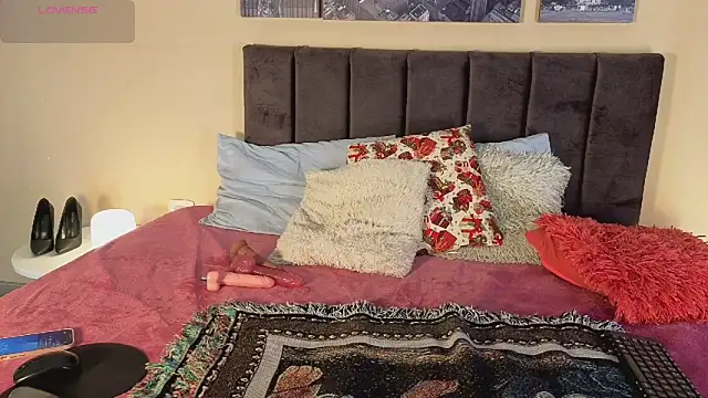 HelenaCole- online show from 02-08-26, 02:04