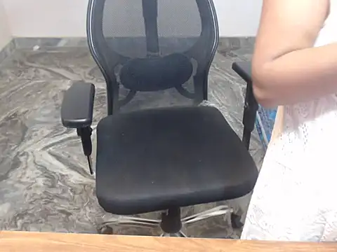  LoveBirds online show from 04-09-26, 06:14