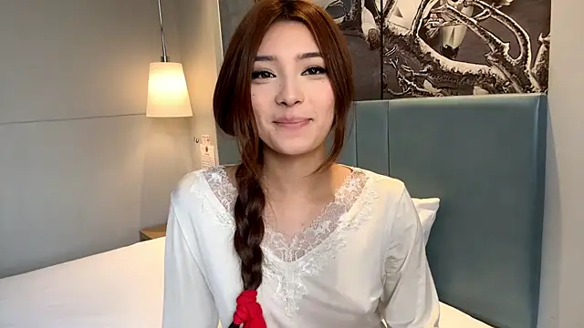 LaurelLeier online show from 12-23-25, 06:45