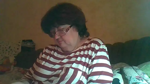 Snapshot of MilaSky5303 chatting on 10-09-25, 04:29 MilaSky5303 online show from 10-09-25, 04:29