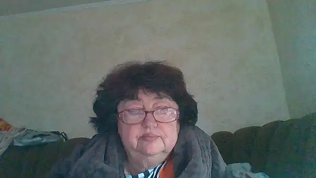 Snapshot of MilaSky5303 chatting on 10-16-25, 10:34 MilaSky5303 online show from 10-16-25, 10:34