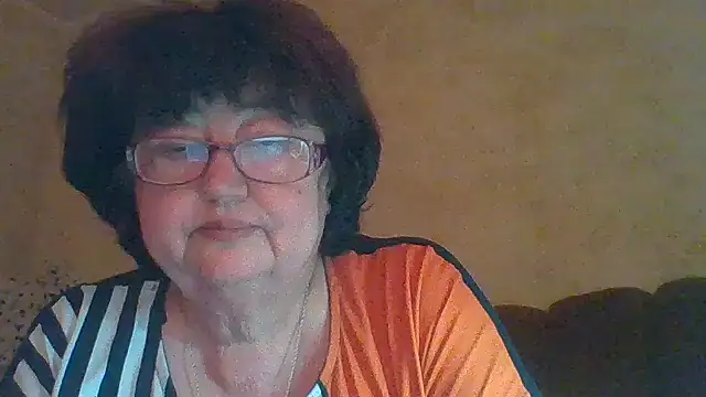 Snapshot of MilaSky5303 chatting on 10-04-25, 08:43 MilaSky5303 online show from 10-04-25, 08:43