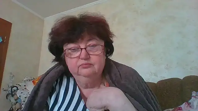 Snapshot of MilaSky5303 chatting on 10-15-25, 11:51 MilaSky5303 online show from 10-15-25, 11:51