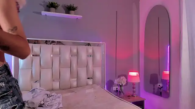 Darlyn tenderhot   online show from 11-21-25, 08:52