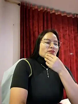 Daliz Leon online show from 10-11-25, 02:45