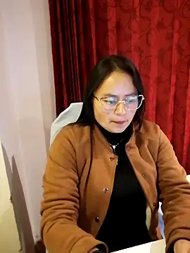 Daliz Leon online show from 11-16-25, 10:57