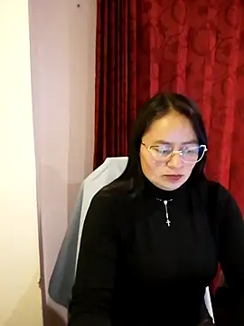 Daliz Leon online show from 11-25-25, 01:17