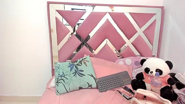 bellalumi online show from 02-19-26, 04:31