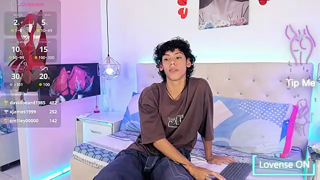 Snapshot of Thedoll_ethan7 chatting on 10-02-25, 07:28 Thedoll ethan7 online show from 10-02-25, 07:28