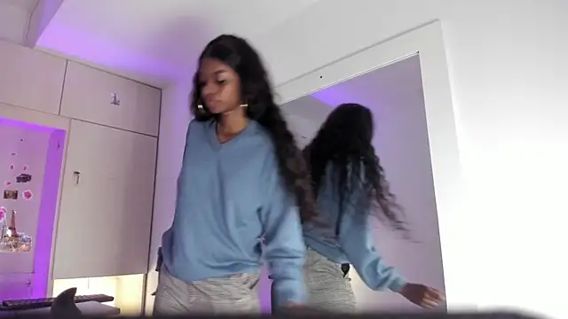 Stefannyevans  online show from 02-06-26, 01:51