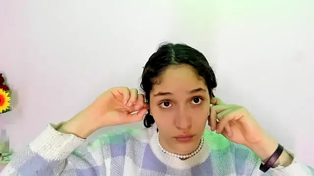 TeensNews18 online show from 10-24-25, 11:15