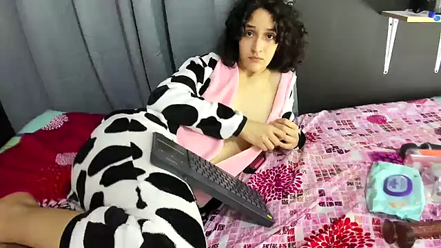 TeensNews18 online show from 12-13-25, 08:04