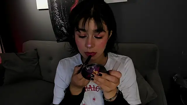 flower smith  online show from 02-12-26, 11:43