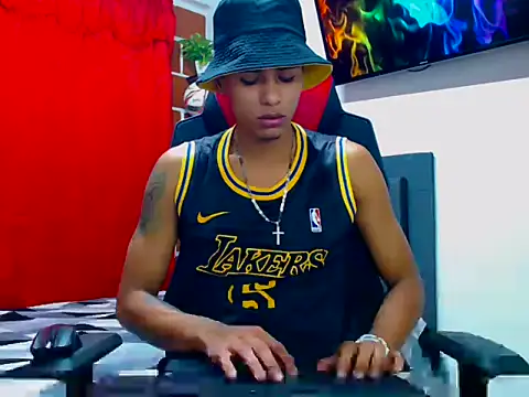 cristian tayron1 online show from 07-04-26, 11:20
