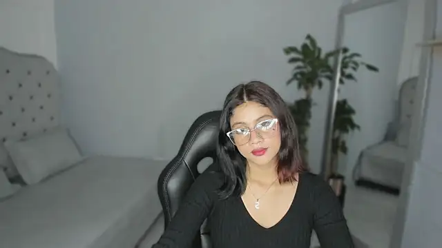 Julieth brown  online show from 09-11-25, 03:39