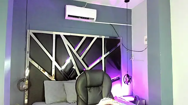 Julieth brown  online show from 09-27-25, 08:48