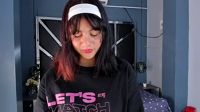 Julieth brown  online show from 10-08-25, 07:47