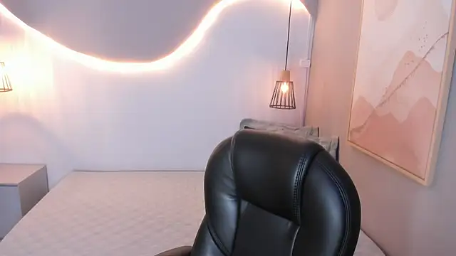 Julieth brown  online show from 10-15-25, 07:55