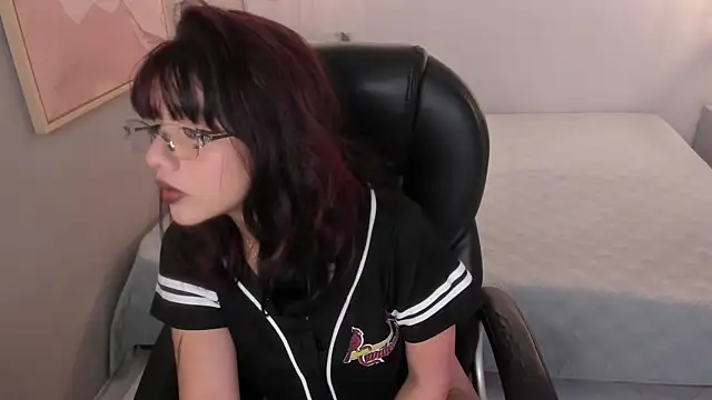 Julieth brown  online show from 01-12-26, 08:04