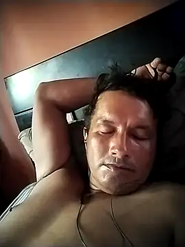 colombiano198720 online show from 10-28-25, 09:36