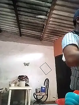 Snapshot of colombiano198720 chatting on 10-19-25, 12:08 colombiano198720 online show from 10-19-25, 12:08