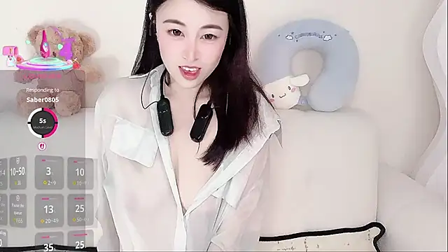 Snapshot of LuLu-Moon chatting on 09-18-25, 06:05 LuLu-Moon online show from 09-18-25, 06:05