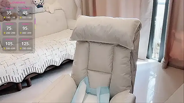 LuLu-Moon online show from 11-25-25, 04:57