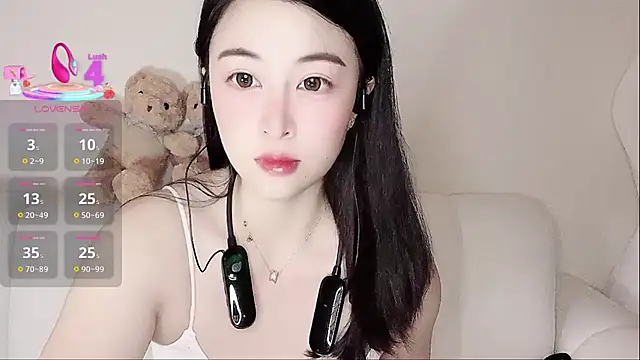 Snapshot of LuLu-Moon chatting on 09-24-25, 09:21 LuLu-Moon online show from 09-24-25, 09:21