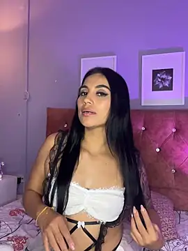 Snapshot of GabiHills chatting on 05-08-26, 02:04 GabiHills online show from 05-08-26, 02:04