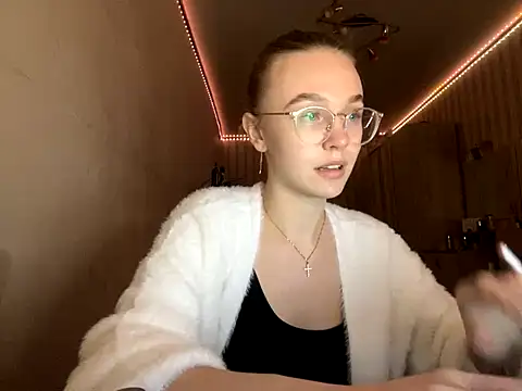 Snapshot of bellameow88 chatting on 09-16-25, 01:12 bellameow88 online show from 09-16-25, 01:12